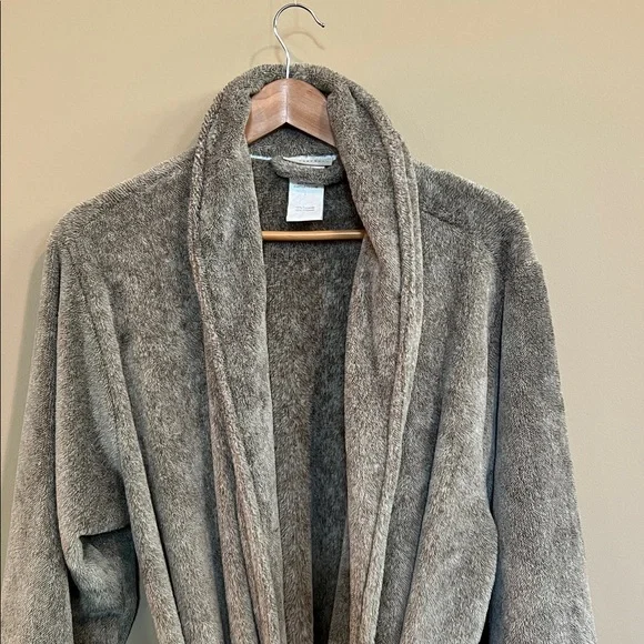 Pottery Barn Plush Gray Green Tan Bathrobe - Picture 2 of 11